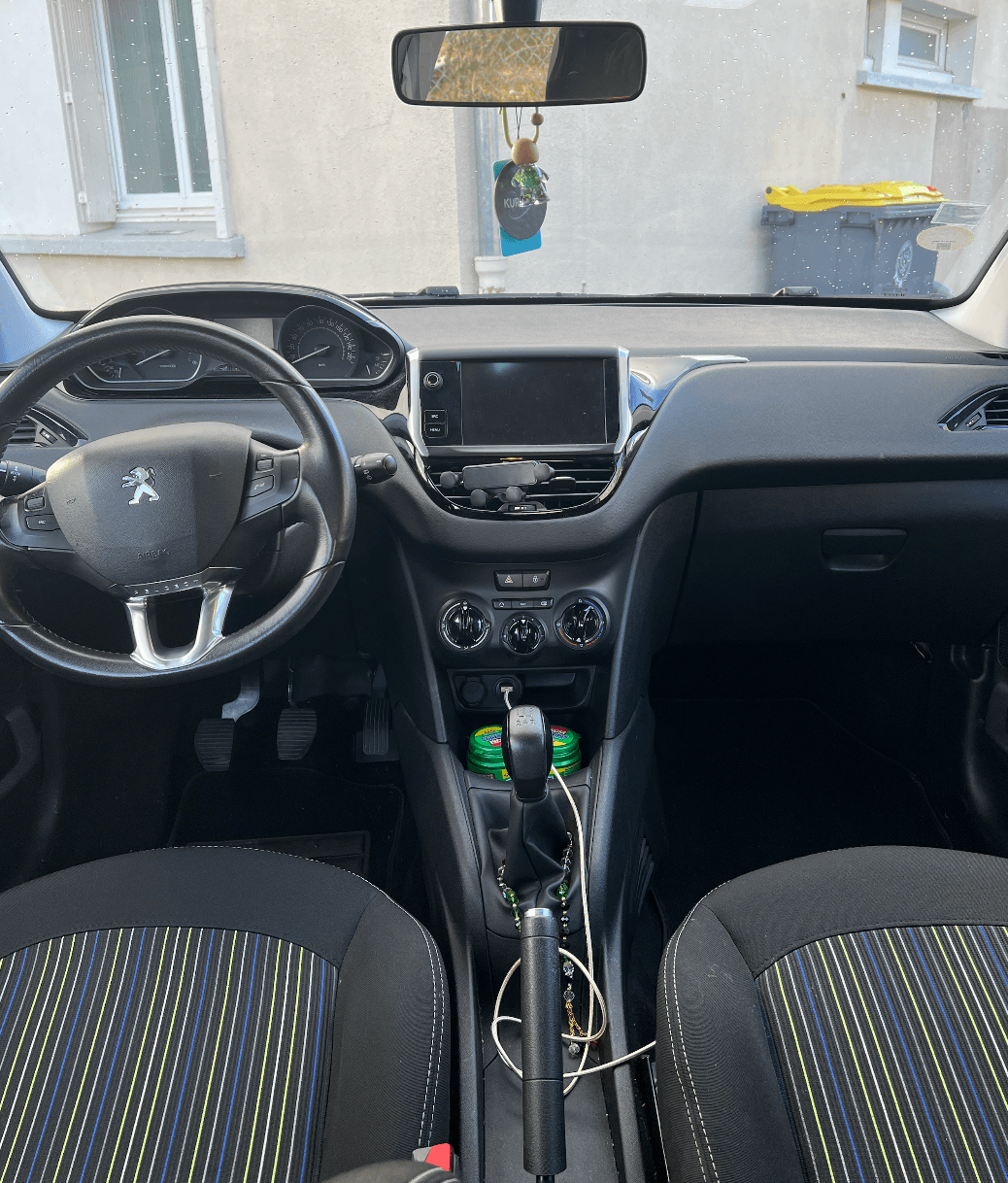 PEUGEOT 208  miniature 4