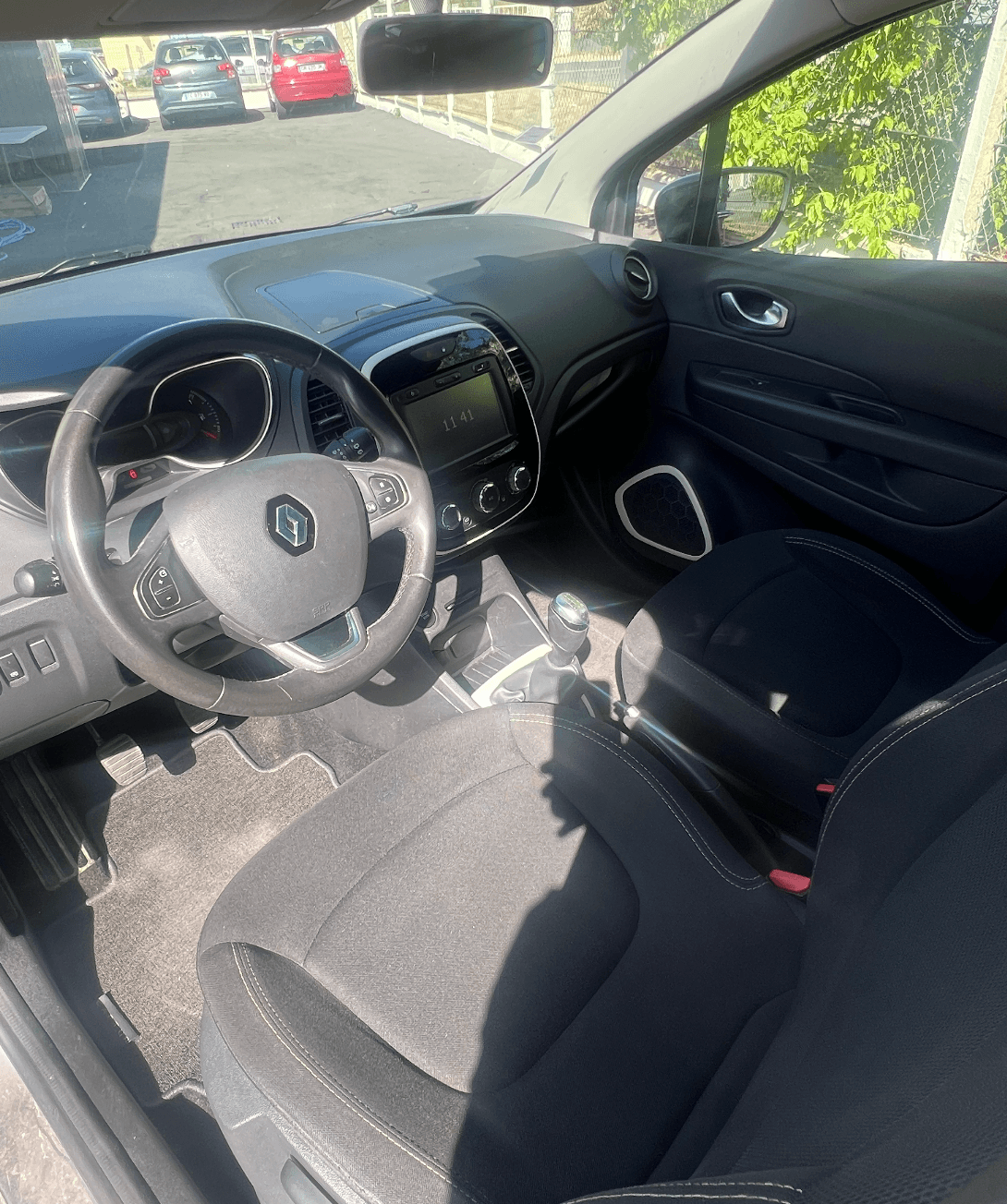 RENAULT CAPTUR miniature 3