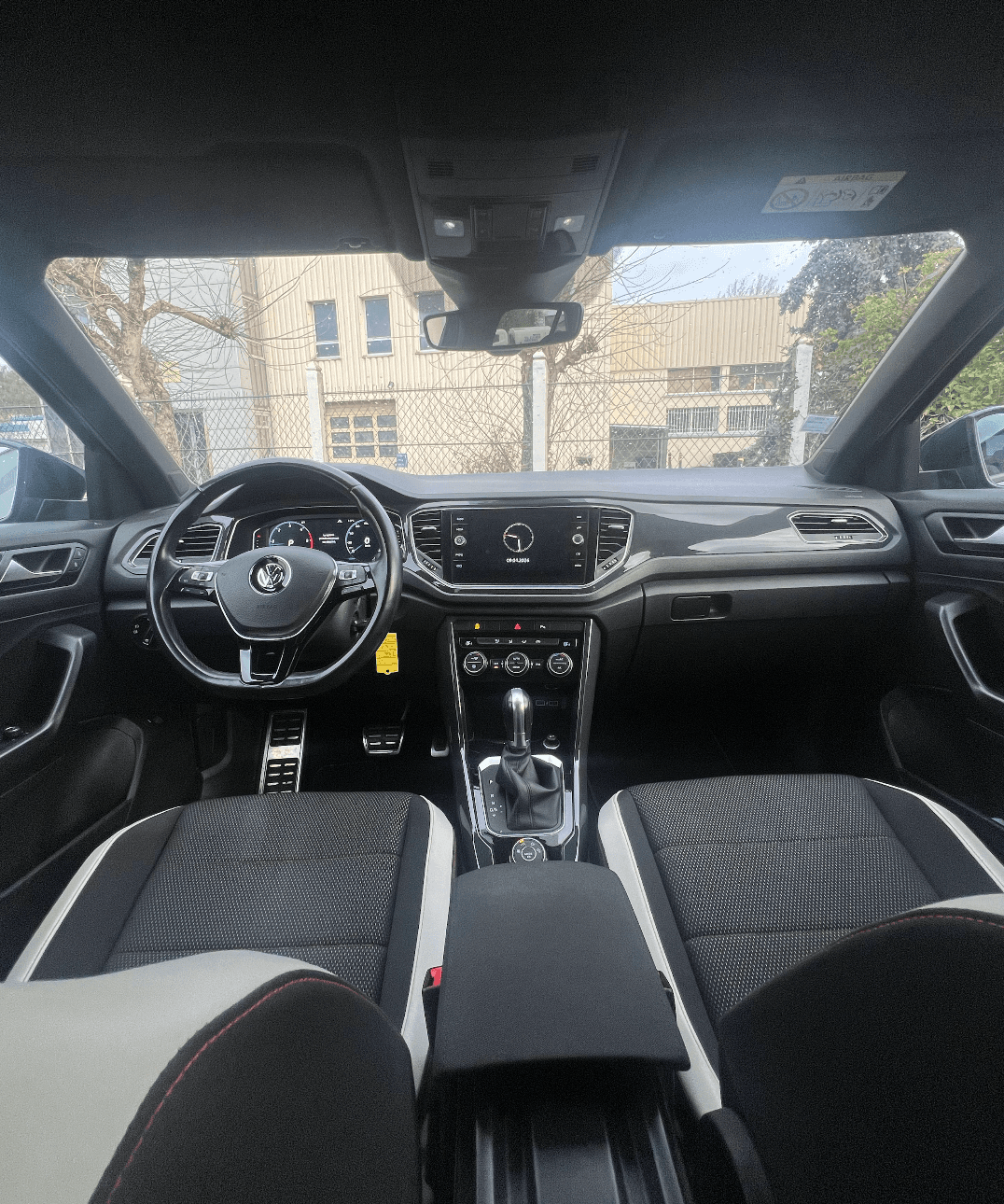 VOLKSWAGEN T-ROC FIRST EDITION miniature 5