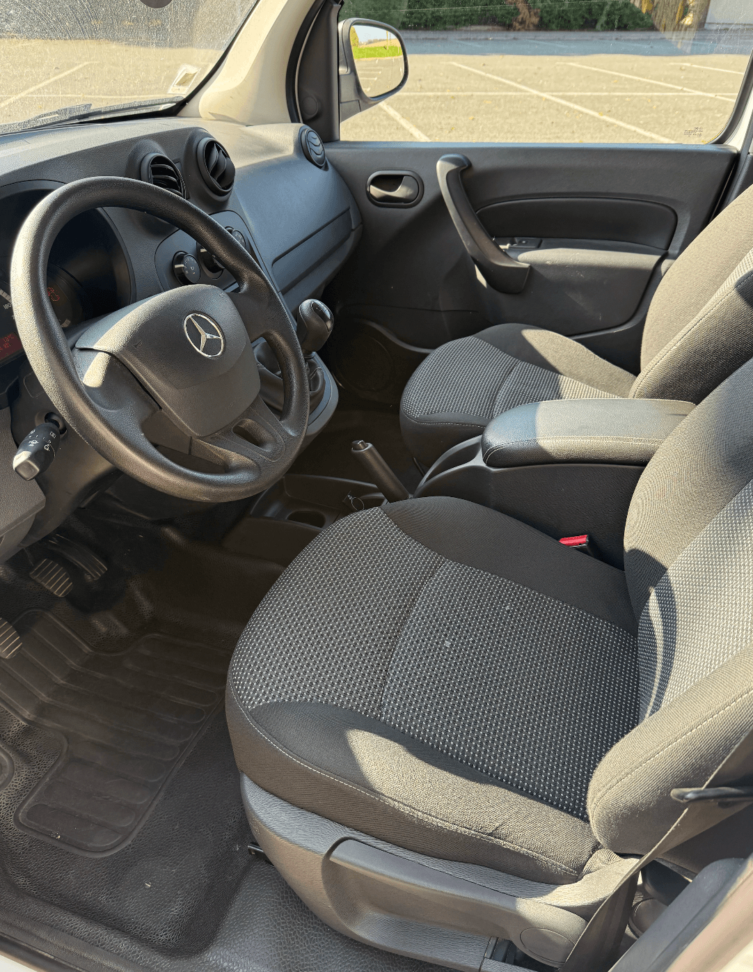 MERCEDES-BENZ CITAN miniature 2